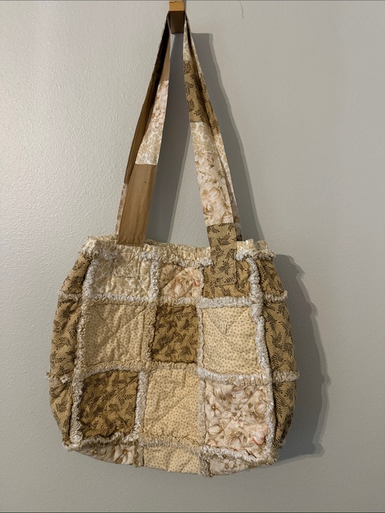 Handmade Handbags - Handmade Rag Patchwork Quilted Tote Bag in Beige and Cream